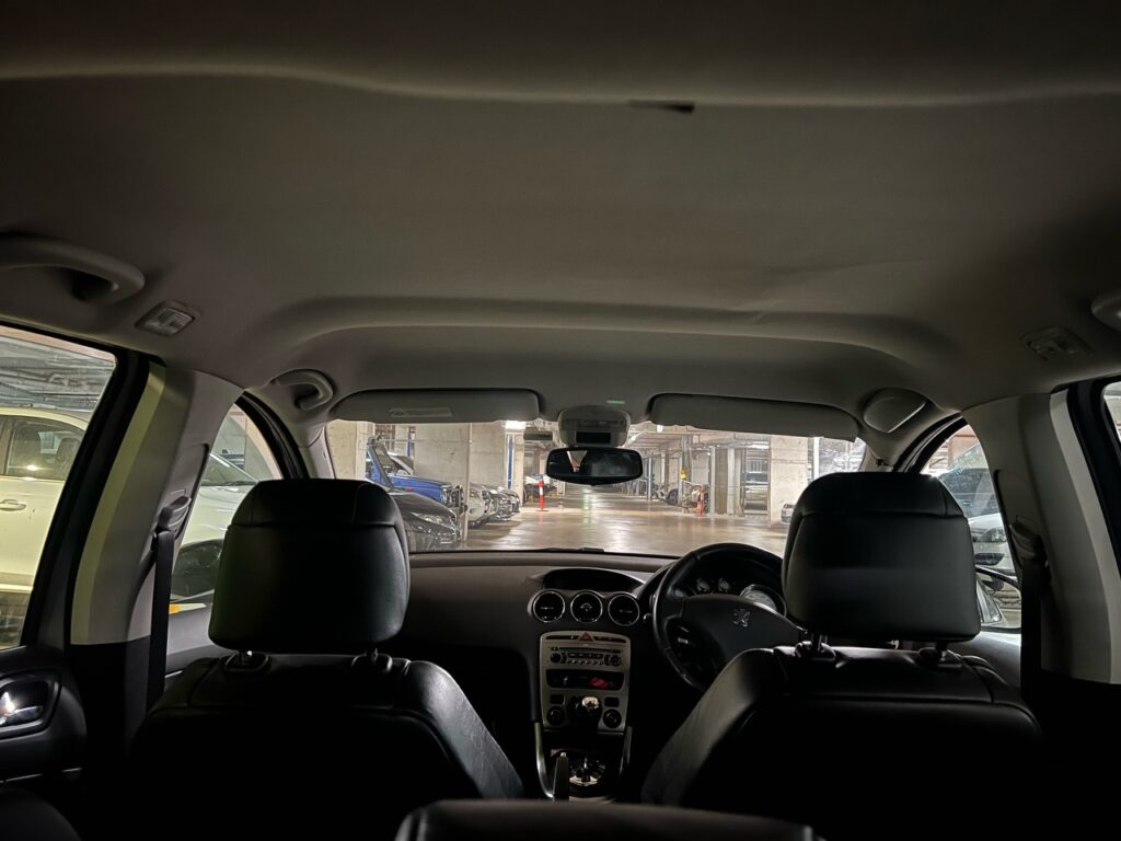 Peugeot 308 headlining Repair